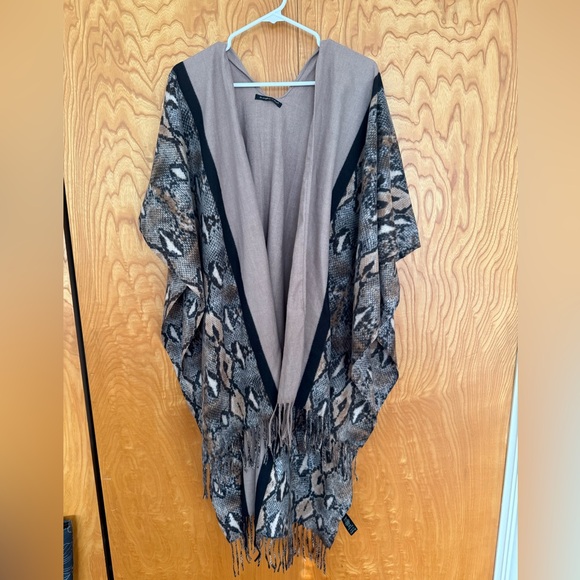 Do everything in love Sweaters - Snake skin print wrap